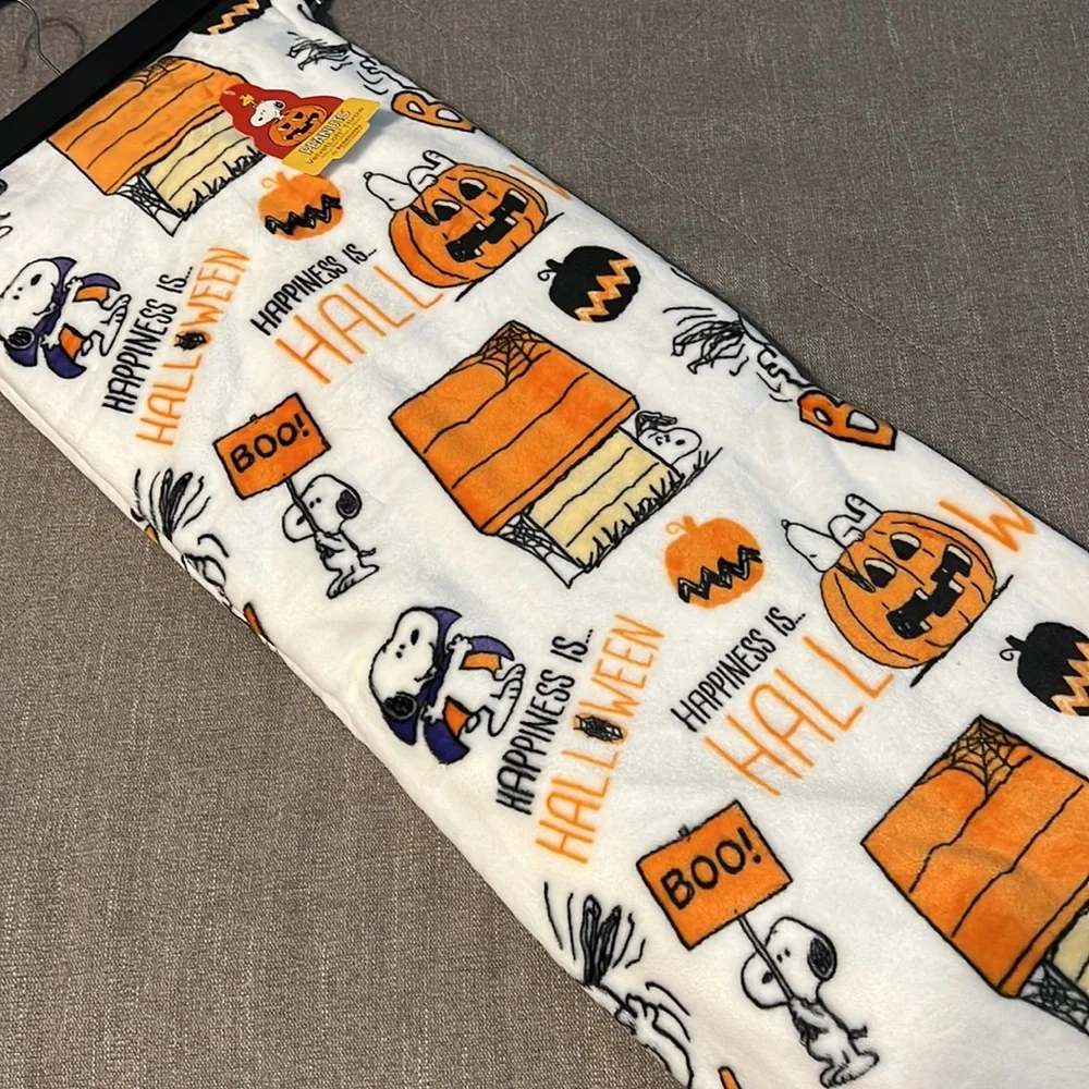 Peanuts Snoopy Velvet Throw Blanket